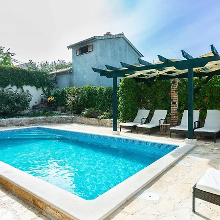 Vila Stone Mia With Pool *