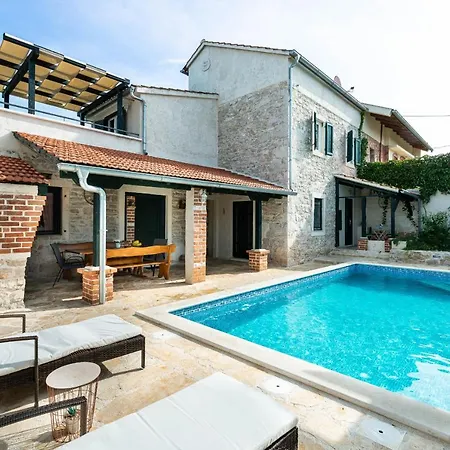 Stone Mia With Pool Vila
