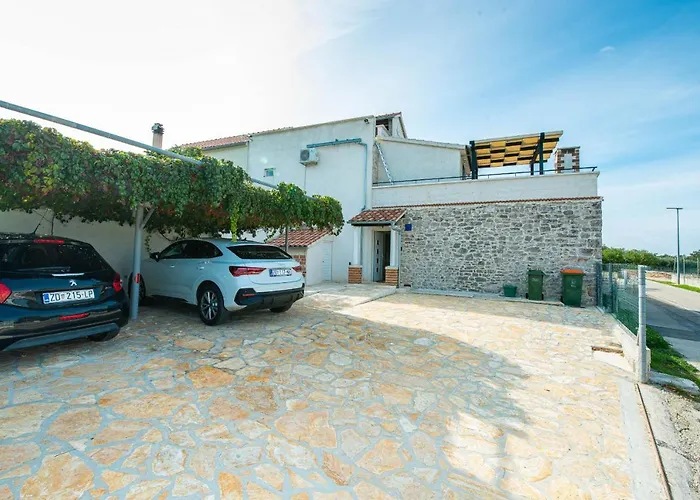 Stone Mia With Pool וילה *