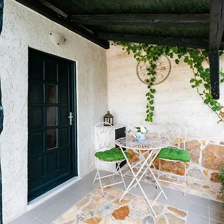 Stone Mia With Pool * Debeljak