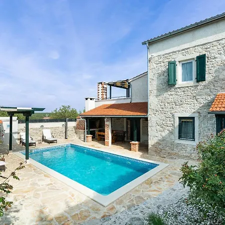 Villa Stone Mia With Pool