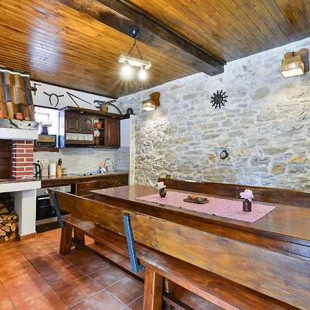 Stone Mia With Pool * Debeljak