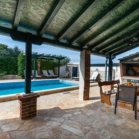 Stone Mia With Pool Βίλα