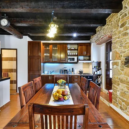 Vila Stone Mia With Pool *