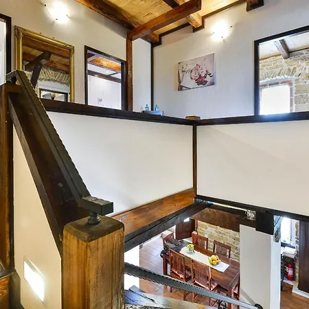 Stone Mia With Pool Vila Debeljak