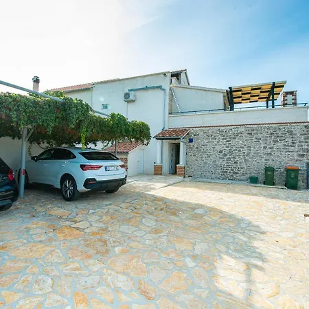 Stone Mia With Pool Villa *