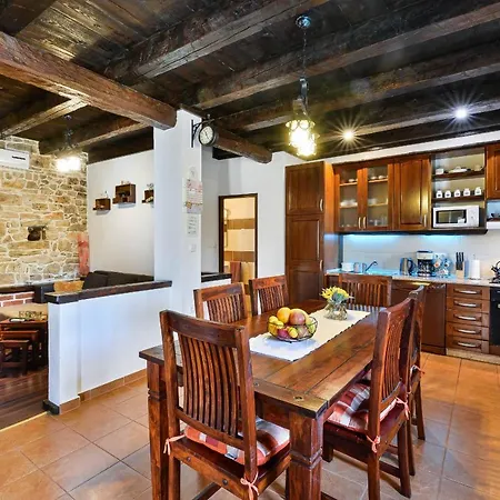 Stone Mia With Pool Villa