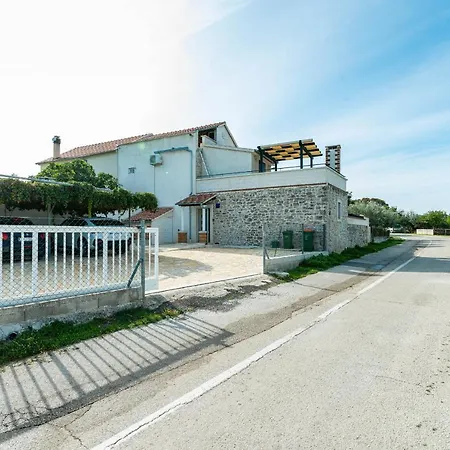 Villa Stone Mia With Pool