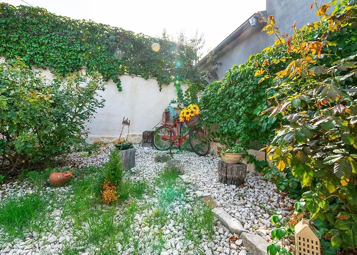 Stone Mia With Pool 빌라 Debeljak