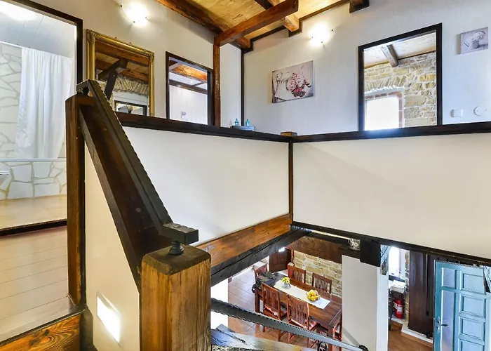 Stone Mia With Pool 빌라 Debeljak