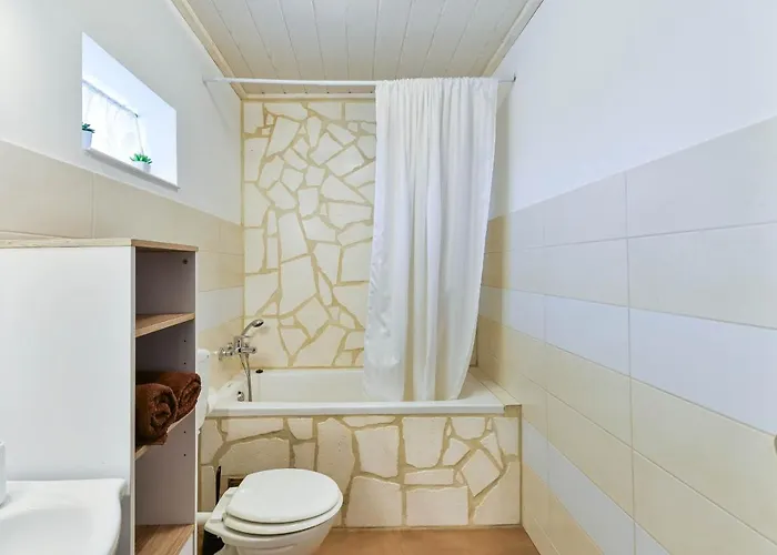 Stone Mia With Pool *