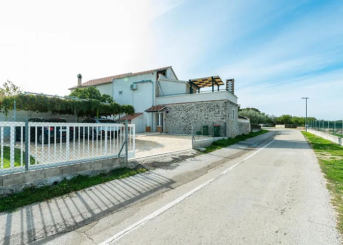 Villa Stone Mia With Pool